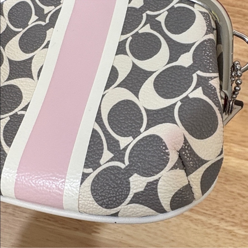 COACH Kisslock Coin Purse - Picture 4 of 11